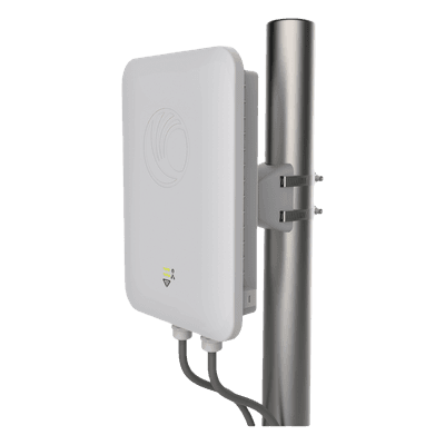 Access Point WiFi cnPilot e501S para exterior, IP67 grado industrial, Filtros para coexistencia con redes LTE, doble banda, antena sectorial 90-120 grados y puerto PoE secundario